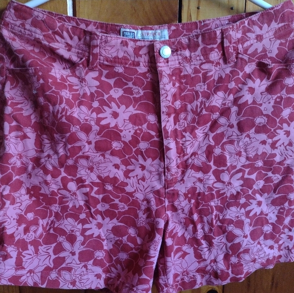 Faded Glory Pink patterned cotton stretch shorts. - Picture 2 of 6